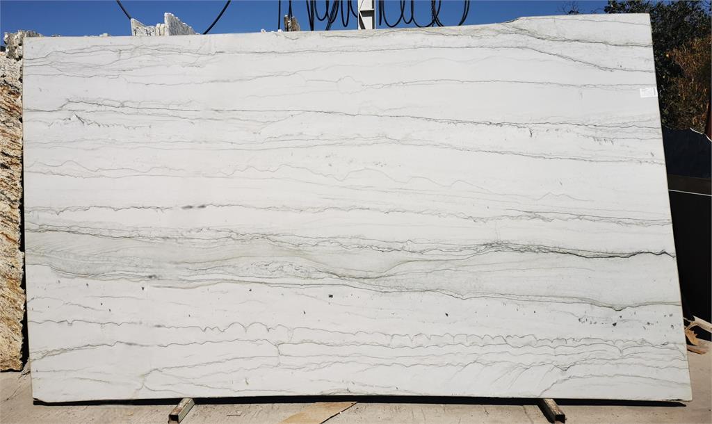 Invictus White